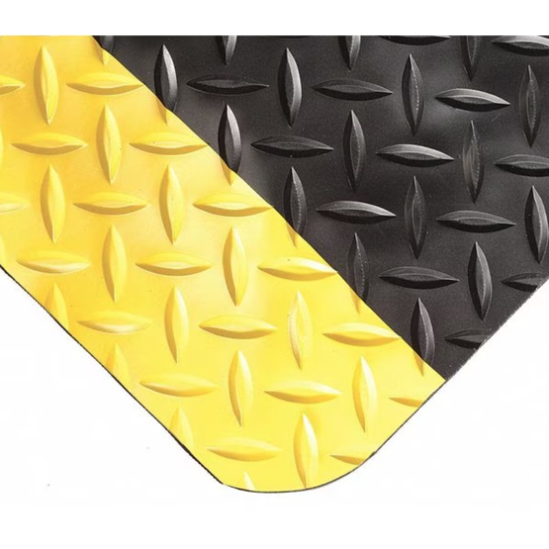 Wearwell Diamond-Plate SpongeCote UltraSoft Mat, 11' Length x 2' Width x 15/16" Thick, Black/Yellow