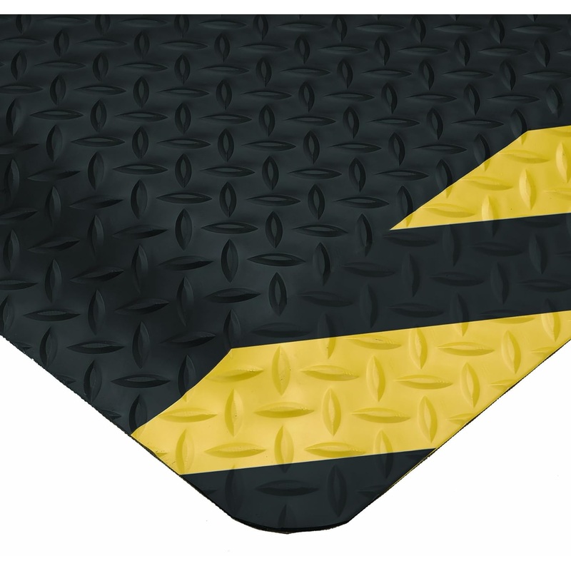 Wearwell Diamond-Plate SpongeCote UltraSoft Mat, 3' Width x 10' Length x 15/16" Thickness, Black/Chevron