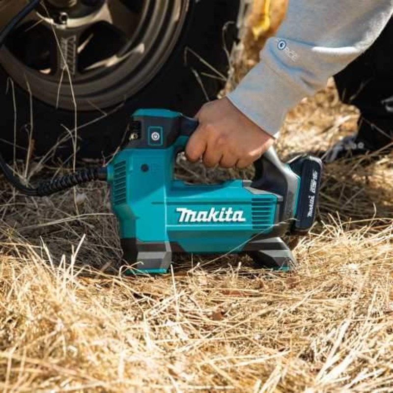 Makita DMP181SYX 18V LXT LithiumIon Cordless HighPressure Inflator Kit (1.5Ah)