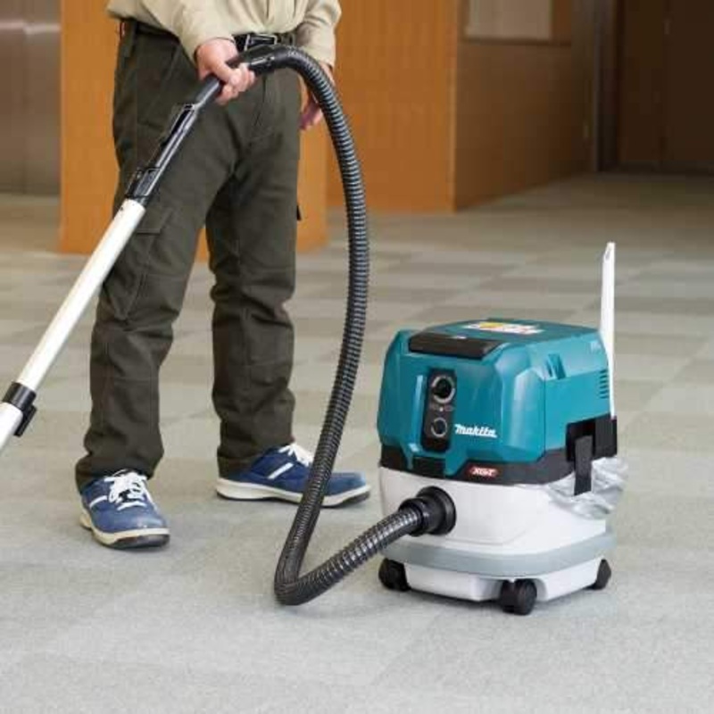 Makita GCV01Z 40V max XGT Brushless Cordless 2.1 Gallon Wet/Dry Dust Extractor/Vacuum, Tool Only