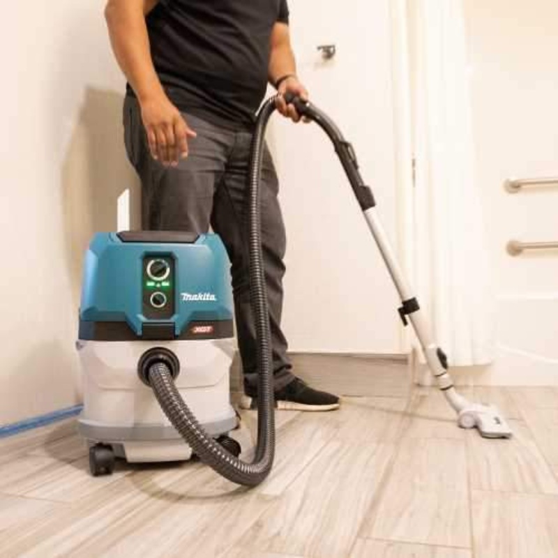 Makita GCV03Z 40V max XGT Brushless Cordless 4 Gallon Wet/Dry Dust Extractor/Vacuum, Tool Only