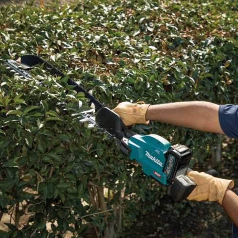 Makita GHU04M1 40V max XGT Brushless Cordless 24" SingleSided Hedge Trimmer Kit (4.0Ah)
