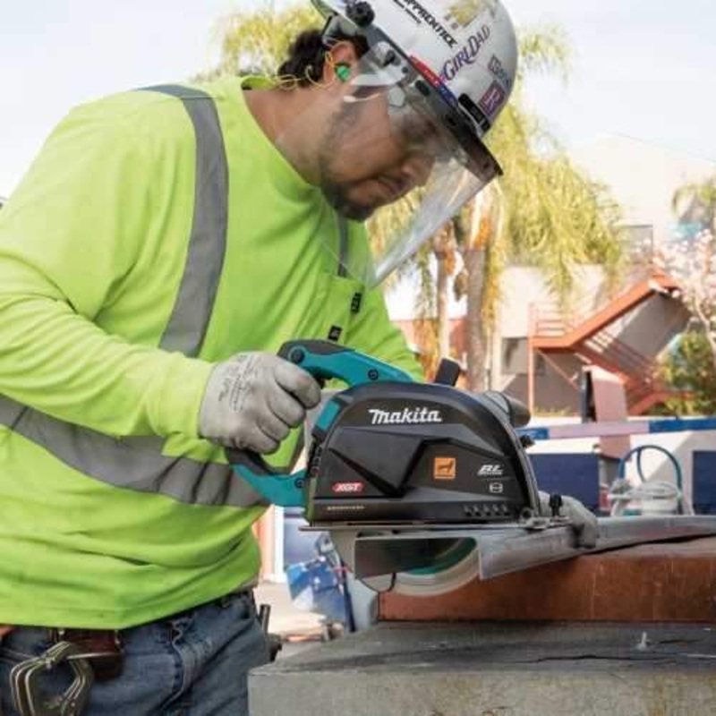 Makita GSC01Z 40V max XGT Brushless Cordless 71/4" Metal Cutting Saw, with Electric Brake and Chip Collector, Tool Only